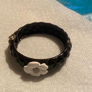 Ceramic bracelet with flower